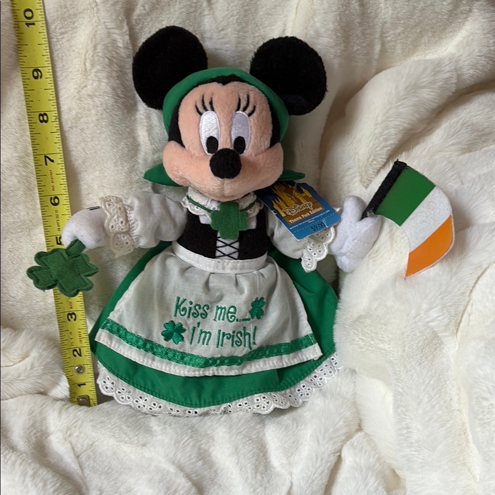 Disney Theme Park Edition Minnie Mouse Irish Bean Bag Doll NWT